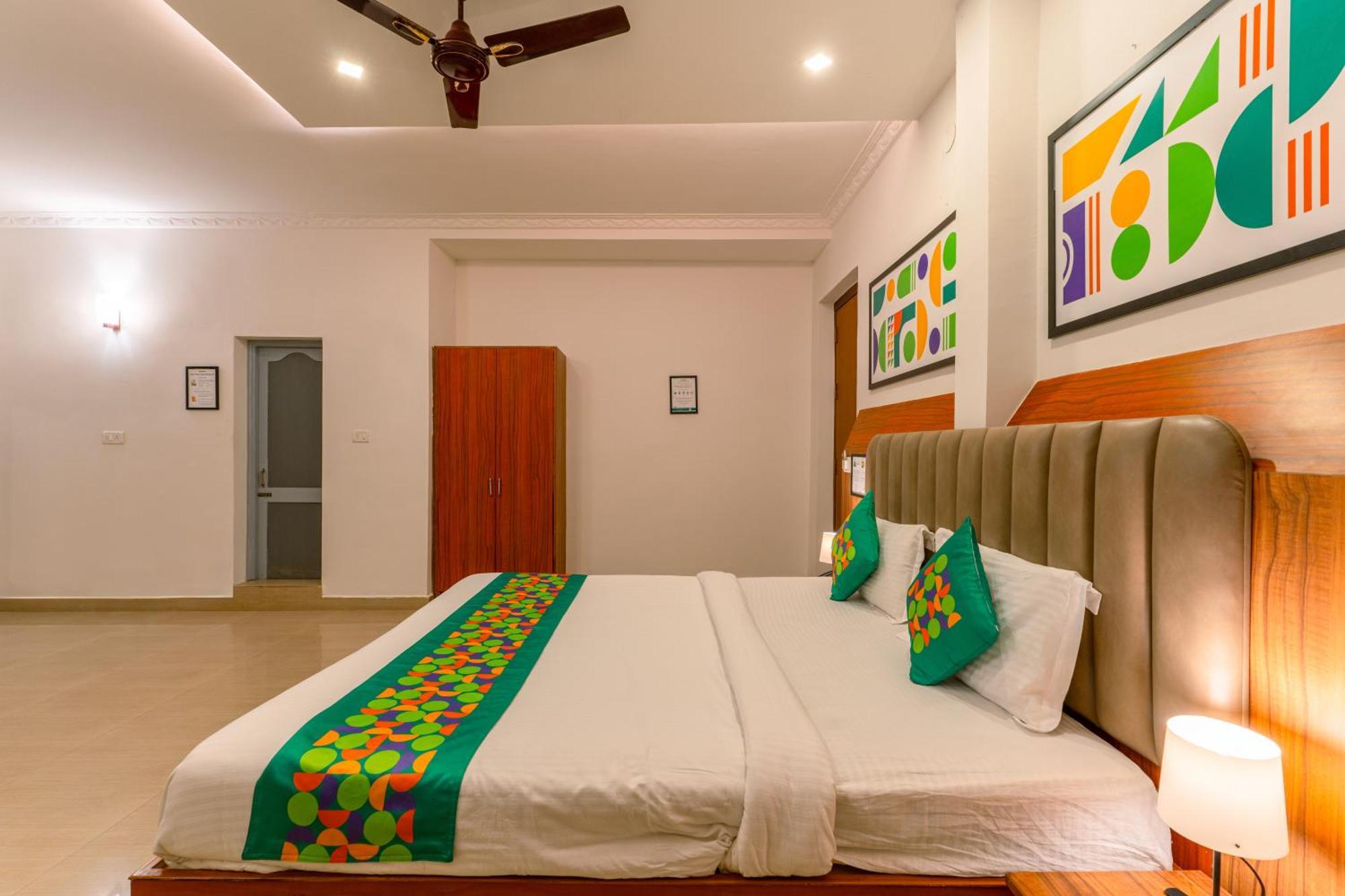 Treebo Regalia Comforts, 15 Mins From Abbey Waterfall Hotel Madikeri Luaran gambar